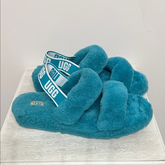 UGG Size 11 Oh Yeah sandals for Women's Cozy Mint Fluffy Slippers NEW - Picture 2 of 6